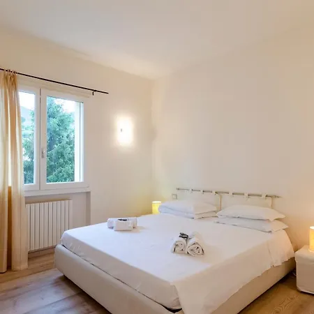Joivy Bright 3-bedroom In Santa Margherita Apartment