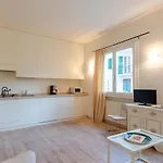 Joivy Bright 3-bedroom In Santa Margherita Apartman