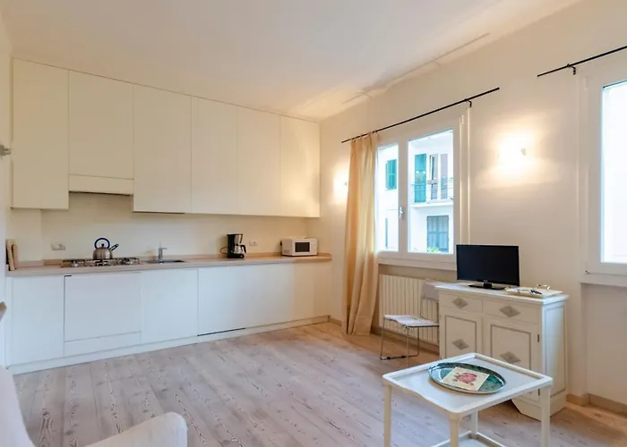 Joivy Bright 3-bedroom In Santa Margherita Διαμέρισμα